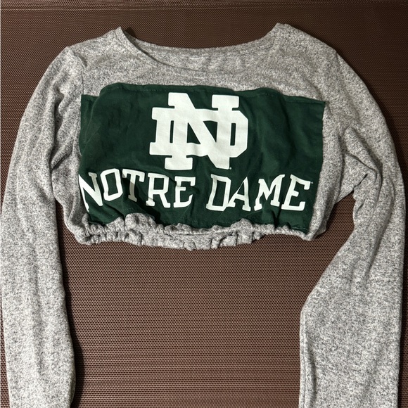 Tops - Notre Dame cropped long sleeve shirt